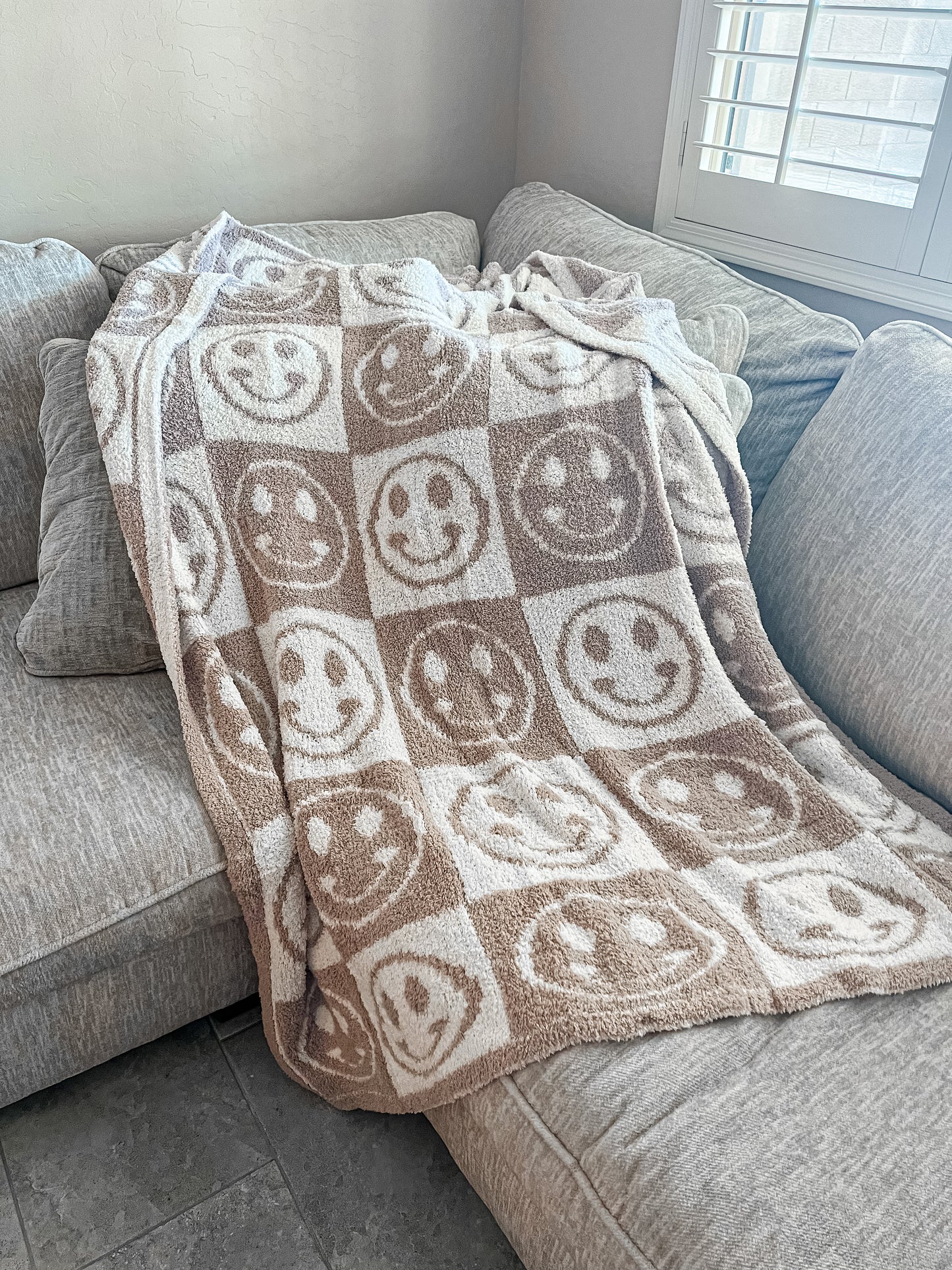Always Happy Checkered Smiley Blanket | 50” x 60”